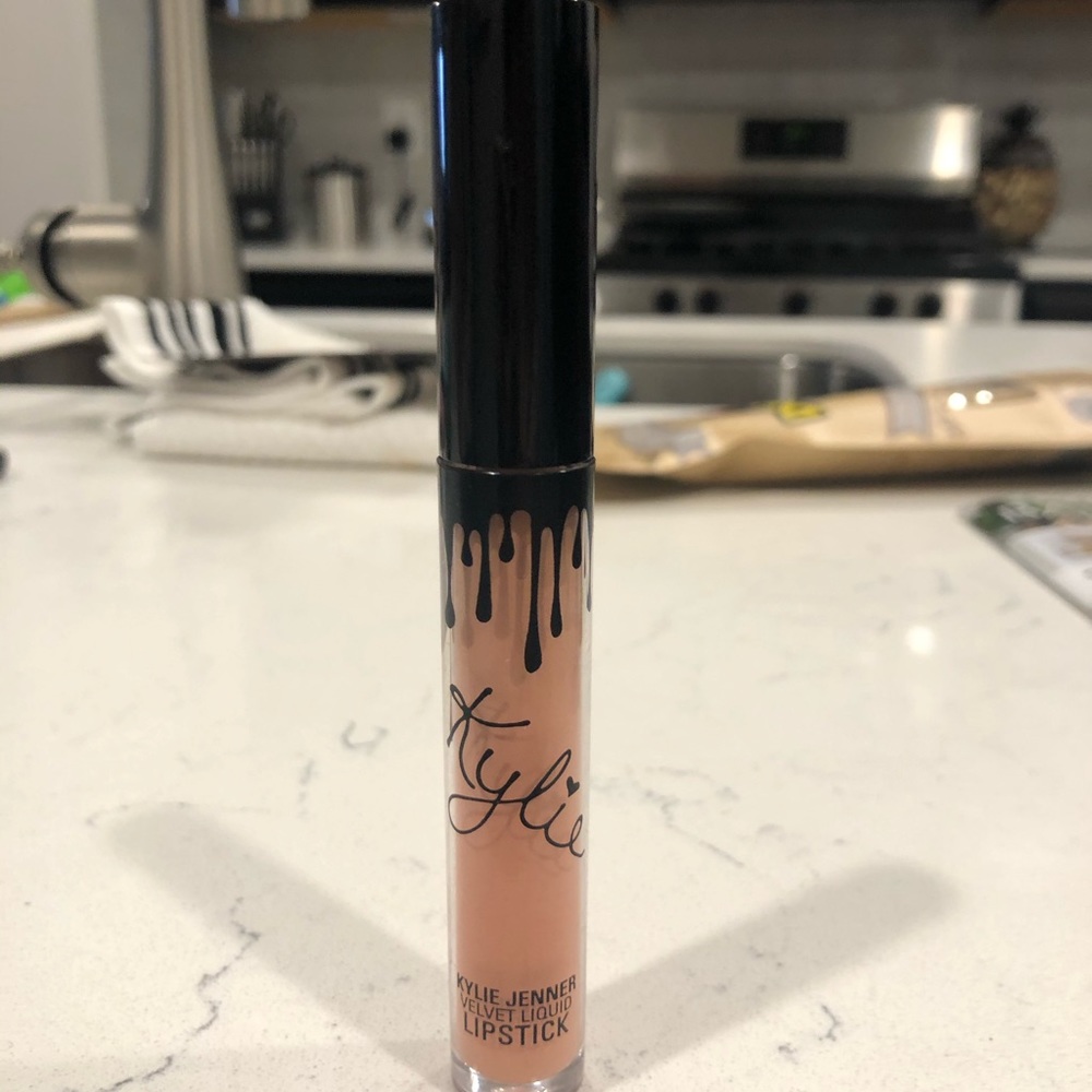Kelly cosmetics LA velvet liquid lipstick